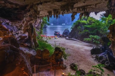 Halong Bay - Trinh Nu cave - Cua Van Fishing Village (B, L, D)